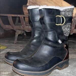Merrell Black and Gray Winter Boots with Buckle